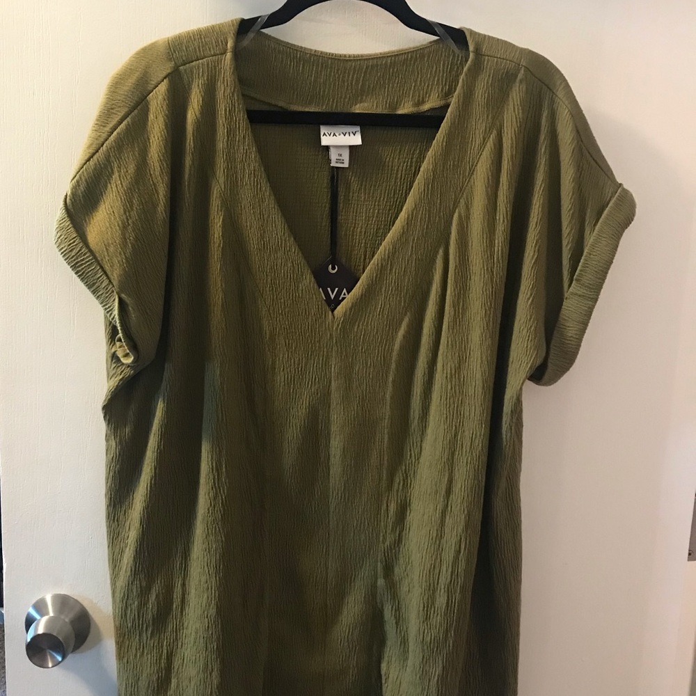 Pretty Ava & Viv Light Olive-Colored Top NWT